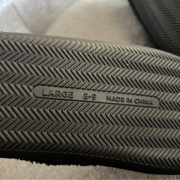 Smiley face Fuzzy Slippers, size Large 8/9US, wide width - Picture 5 of 9